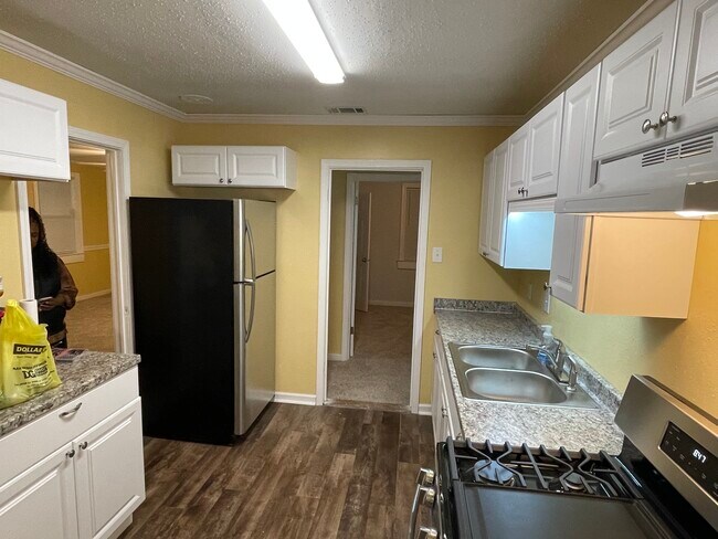 Foto del edificio - 2133 Hamilton Rd