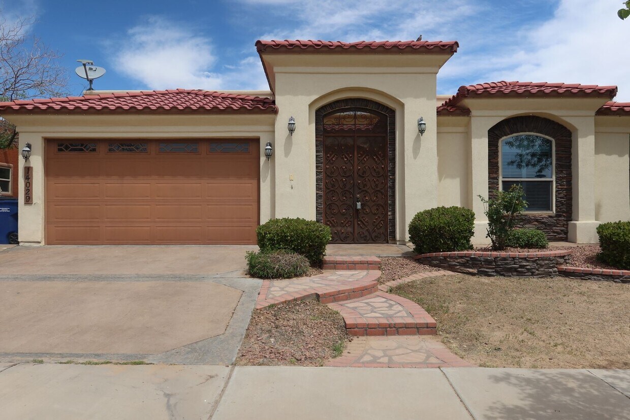Foto principal - 14029 Rainbow Point Dr