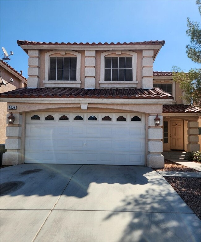 Building Photo - 3-Bed, 2.5-Bath Pet-Friendly Home with Fen...