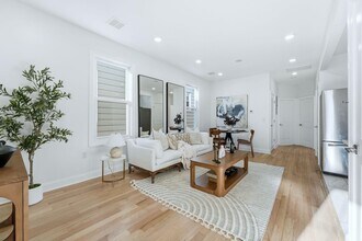 Building Photo - 23 Randolph Ave