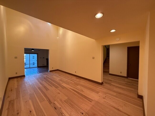 Foto del edificio - 12513 Burninglog Ln