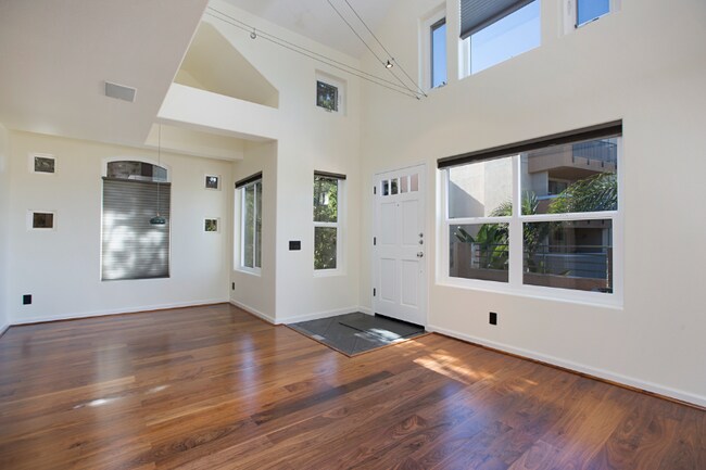 Foto del edificio - 12626 Carmel Country Rd