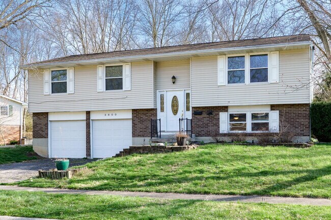 Foto del edificio - 3800 Corkwood Dr