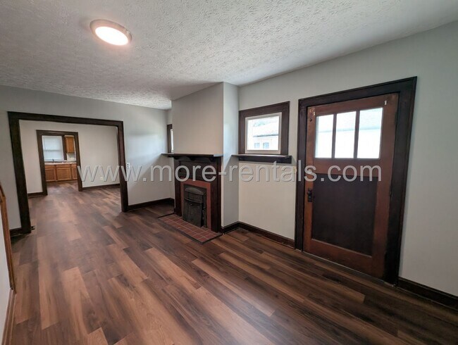 Foto del edificio - 392 Collingwood Ave