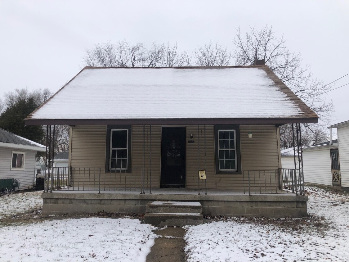 Primary Photo - 821 E Woodlawn St