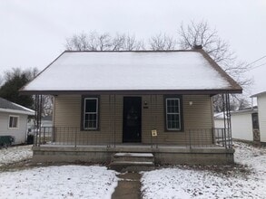 Building Photo - 821 E Woodlawn St