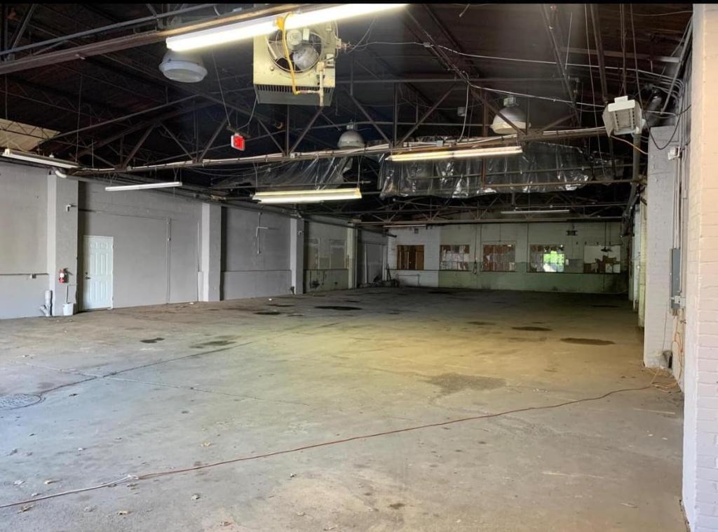 Building Photo - 851 W Laketon Ave