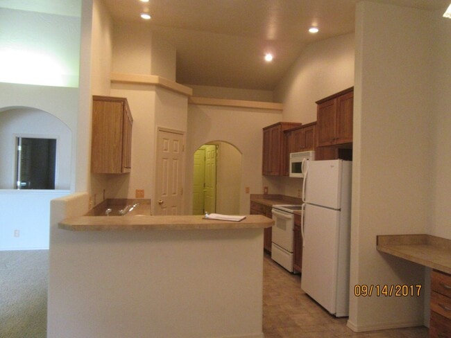 Building Photo - 1970 Canyon Trail Way