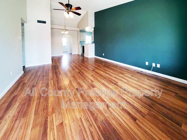 Foto del edificio - 4448 E Fremont St