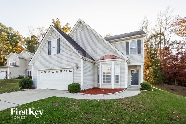 Building Photo - 3216 Castlemaine Dr