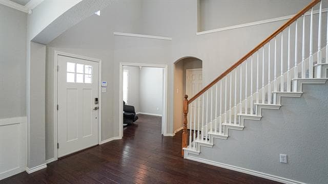 Building Photo - 2210 Garden Crest Dr