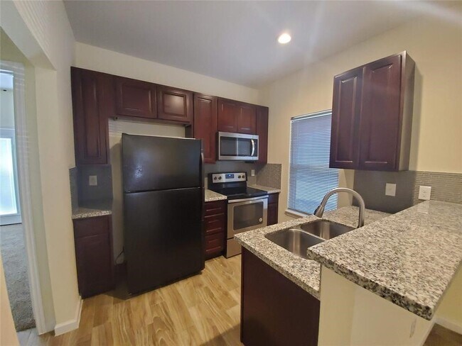 Foto del edificio - 16817 W Dounreay St