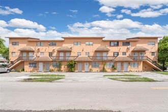 Building Photo - 2261 W 53rd St