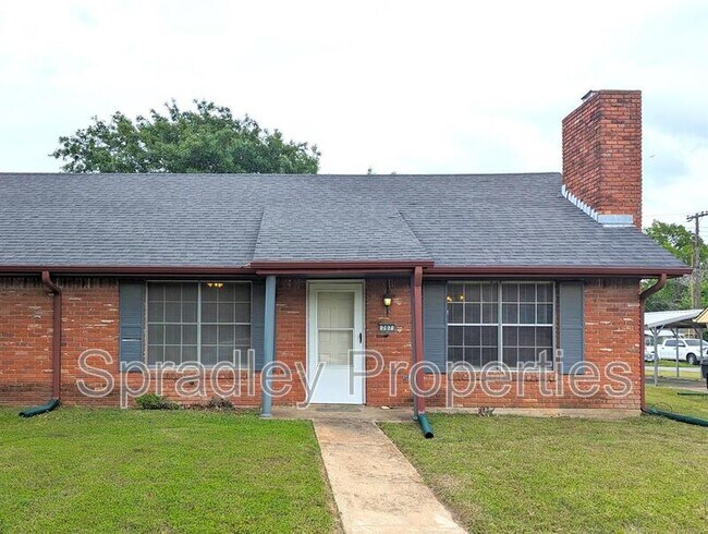 Foto del edificio - 707 Apache Dr