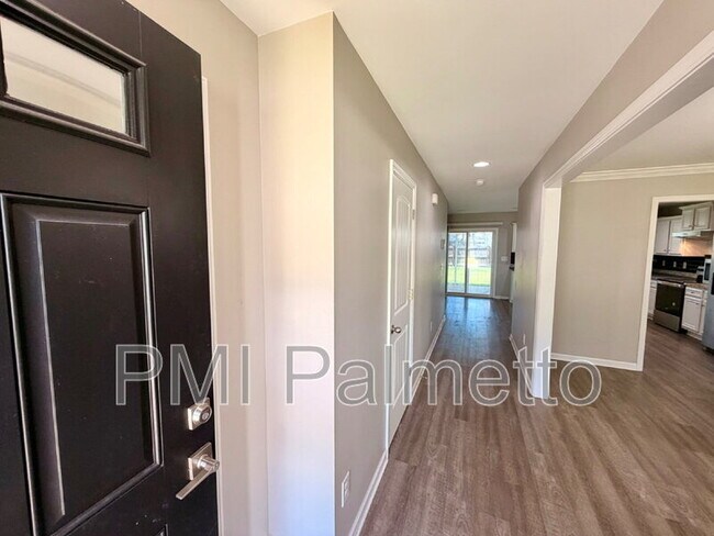 Foto del edificio - 226 Elsoma Dr