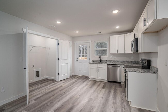 Building Photo - 3834 Maid Marion Ln