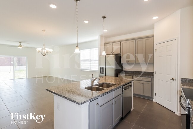 Foto del edificio - 113 Windsor Reserve Dr