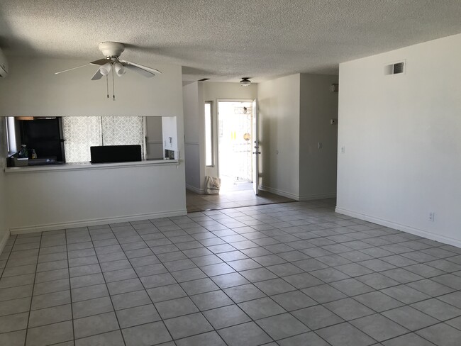 Escuela Primaria St. Paul, Escuela Primaria y Secundaria Privada, Mid City, Los Ángeles, CA - 1219 Savona Pl