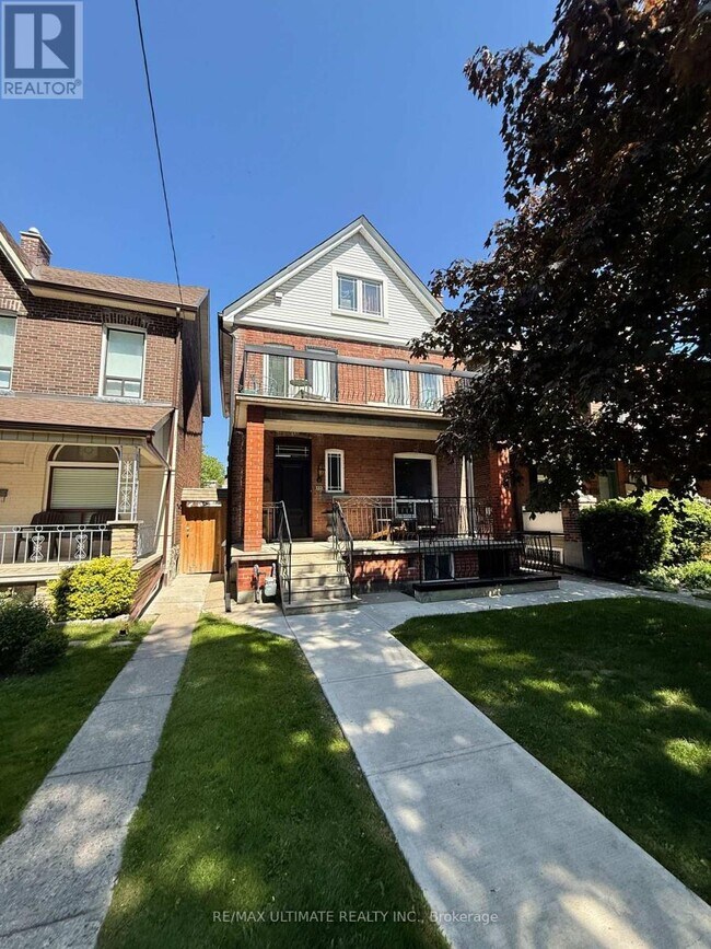 Photo du bâtiment - 331 St Clarens Ave
