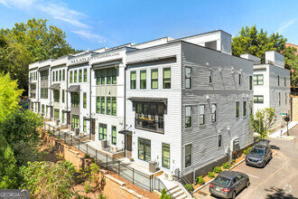 Building Photo - 722 Eloise Wy