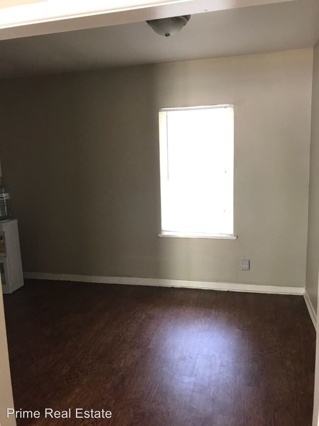 Building Photo - 3 br, 1 bath House - 1045 Burr Dr.