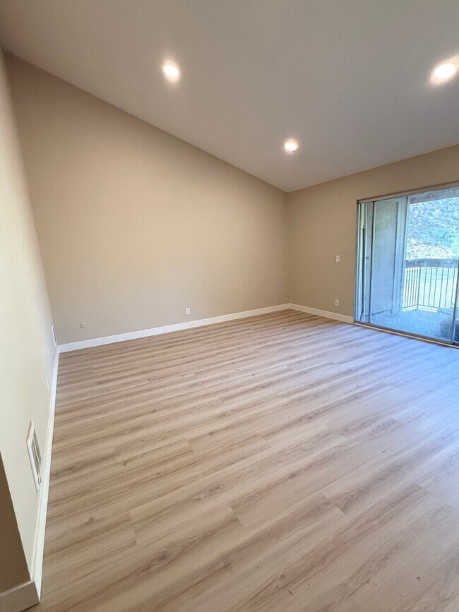 Building Photo - 5472 Adobe Falls Rd