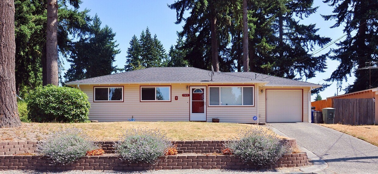 Primary Photo - CLICK "REQUEST A TOUR" NOW!