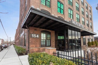 Building Photo - 154 Ave E