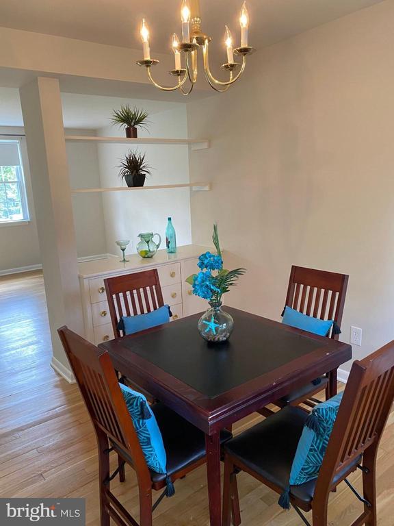 Foto del edificio - 312 E Melrose Ave