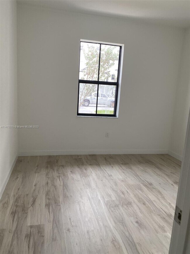 Foto del edificio - 15650 SW 136th St