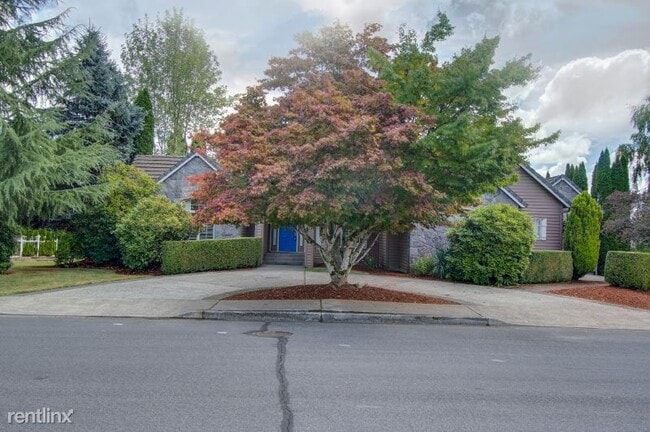 Building Photo - 5 br, 3 bath House - 2825 NW Lacamas Drive