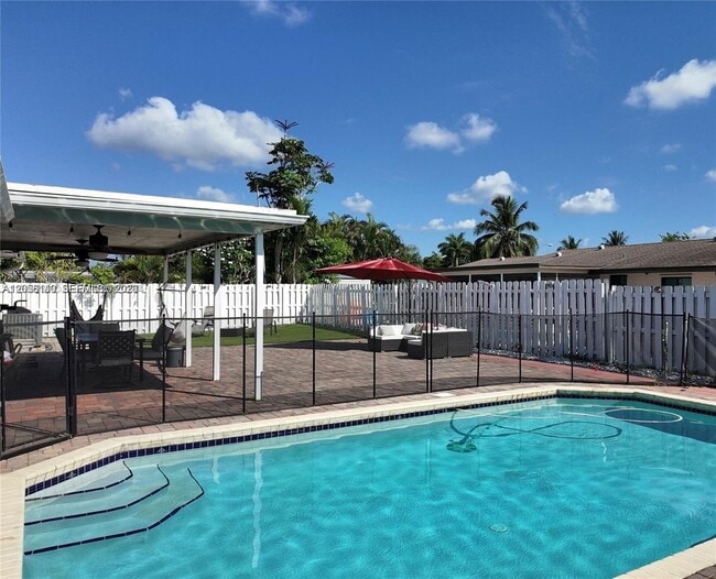 Photo - 4081 Lake Dr (Coconut Creek, FL) House