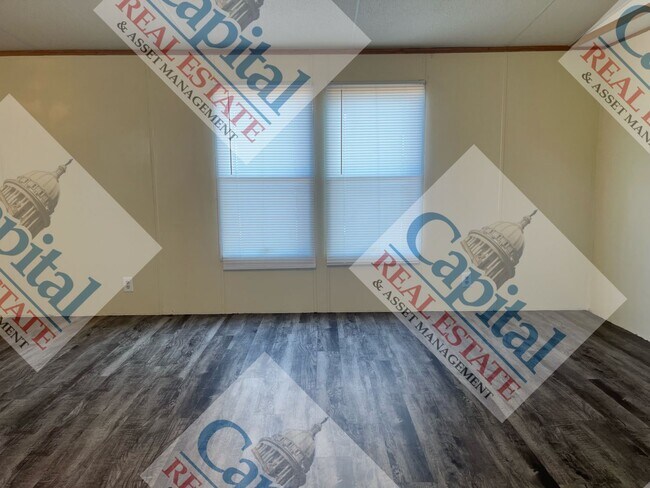 Building Photo - Home Sweet Home! Move In Special!