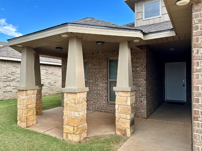 Building Photo - Beautiful 3/2/2 in South Lubbock!