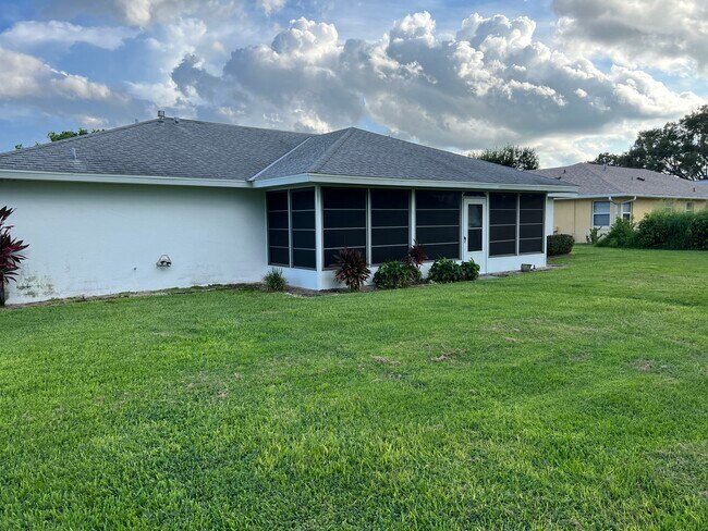 Back Enclosed Patio - 2220 Jackson Heights Dr