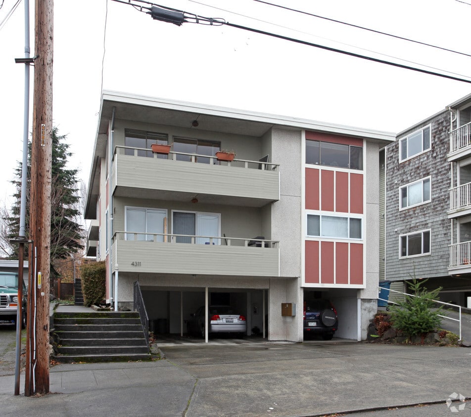 Primary Photo - Dayton Apartments