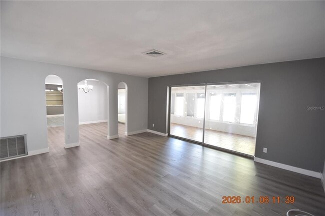 Foto del edificio - 6485 30th Ave N