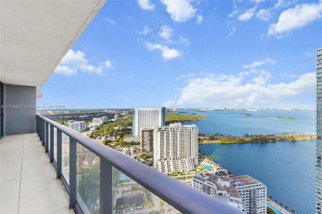 Foto del edificio - 501 NE 31st St