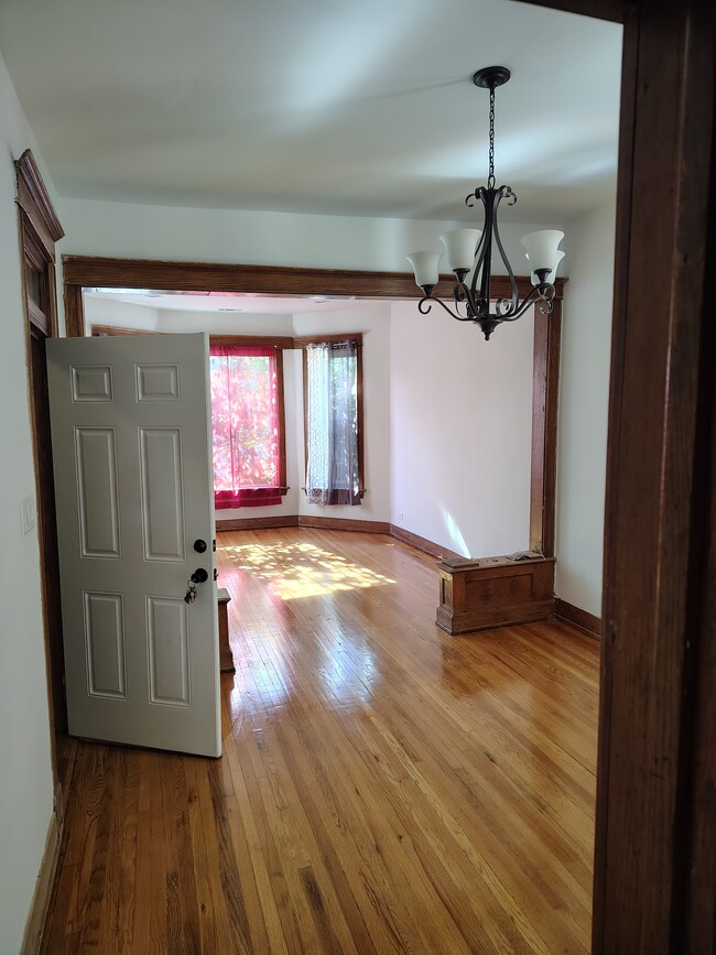 Sala de estar y comedor - 3224 W Lexington St