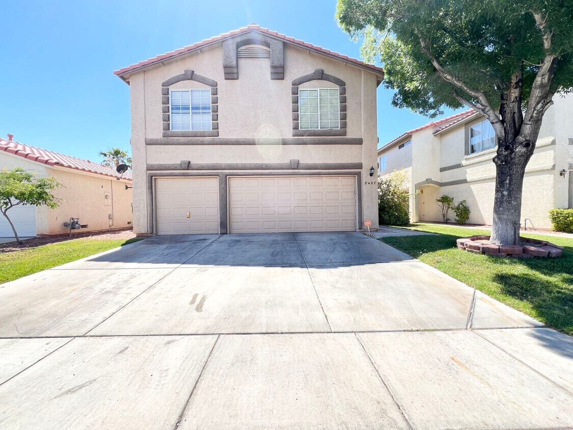 Primary Photo - 9427 Coral Berry St