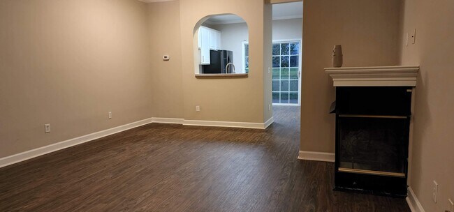 Foto del edificio - 2222 Valley Haven Dr