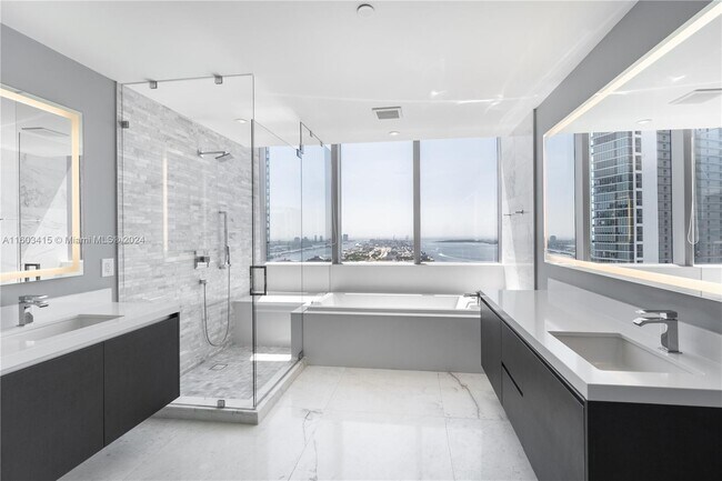 Foto del edificio - 851 NE 1st Ave