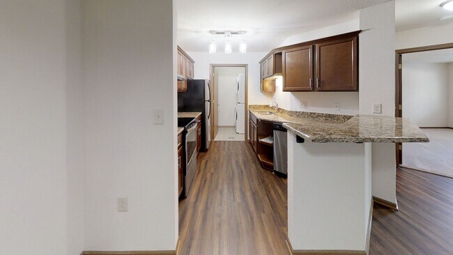 Foto del edificio - RENT SPECIAL - RENOVATED Condo Style Lower 1 Bedroom 1 Bathroom Apartment Available