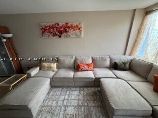 Foto del edificio - 250 180th Dr
