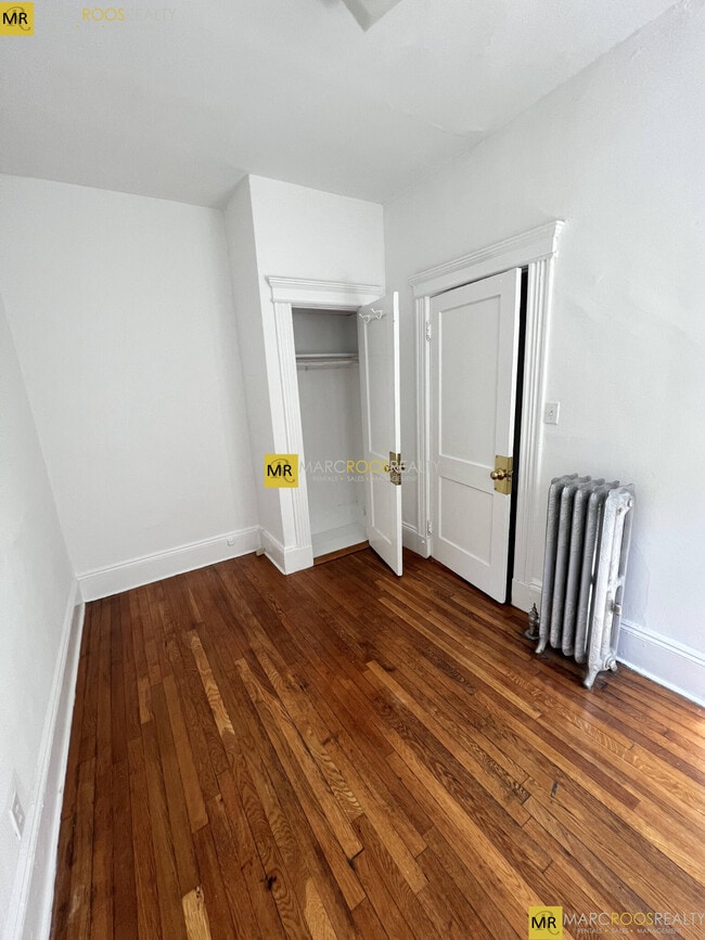 Building Photo - 124 Warren St