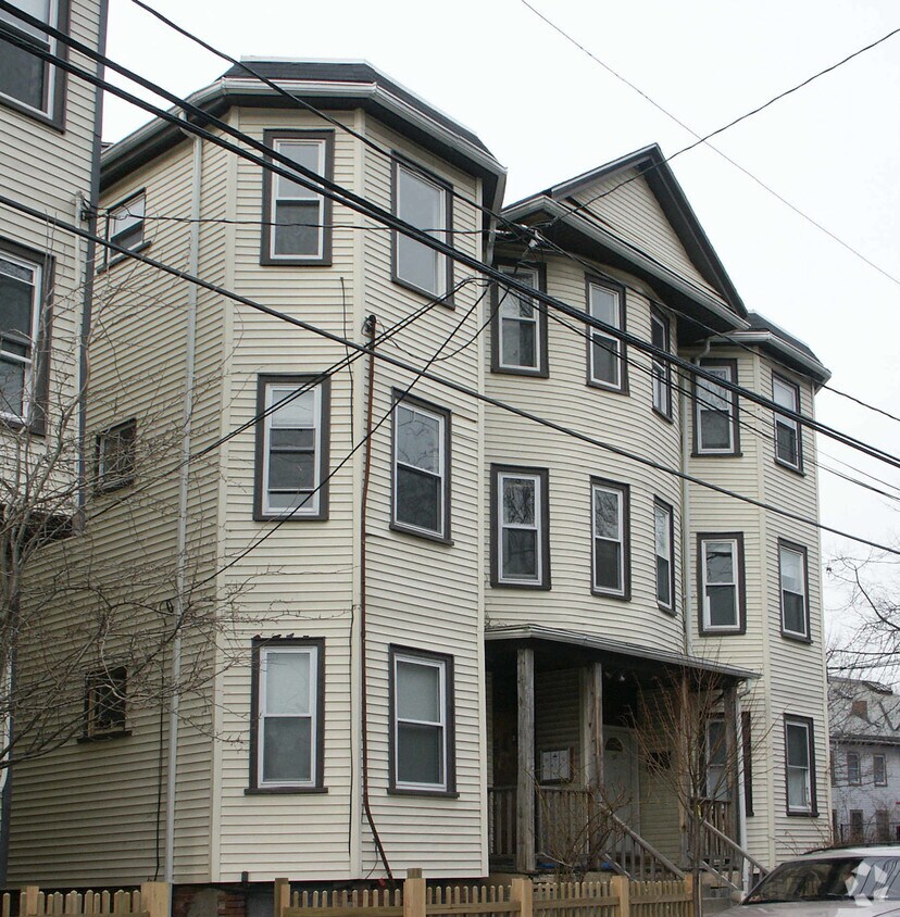 Primary Photo - 121-127 Brook St