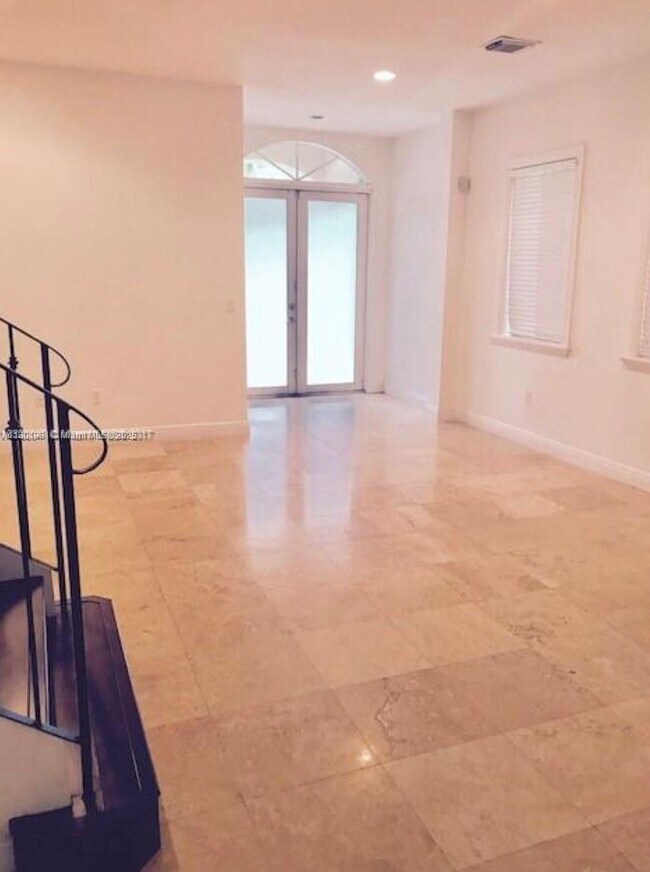 Foto del edificio - 2286 SW 16th Ct