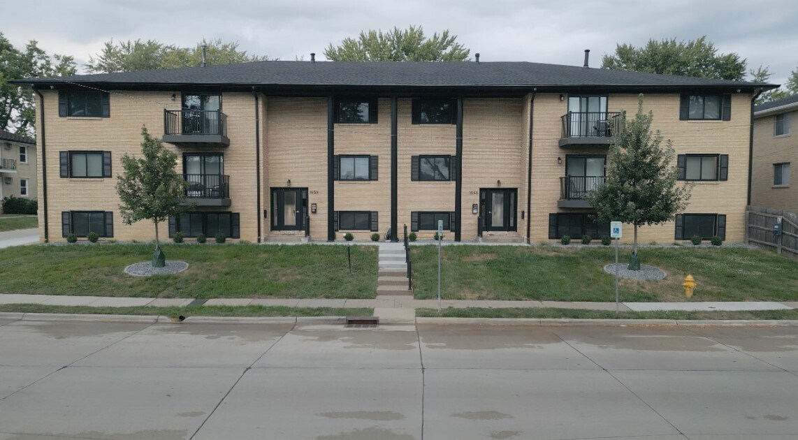 Foto principal - 1650 W 42nd St
