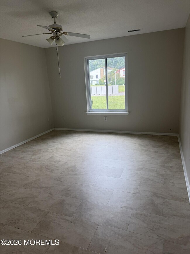 Building Photo - 74 Northrup Dr
