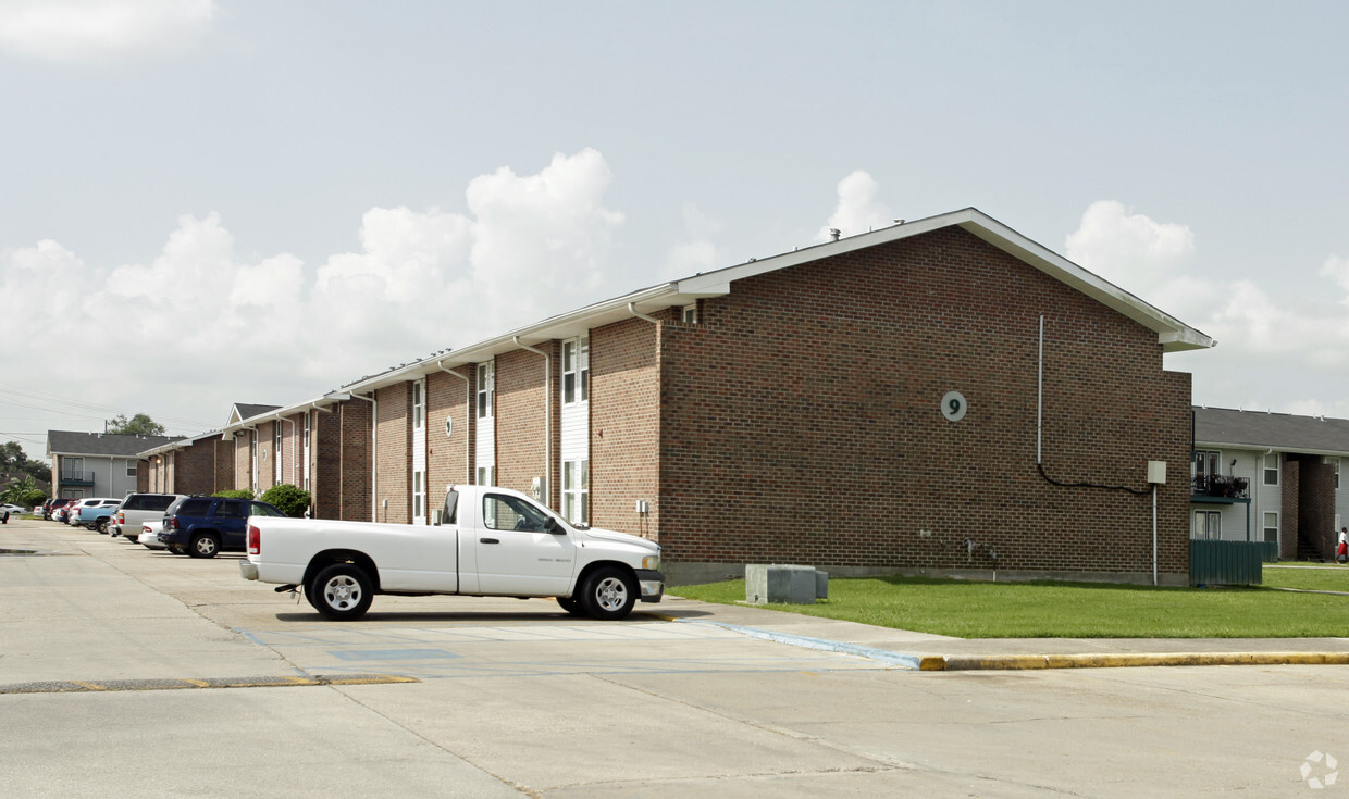 Primary Photo - Lapalco Court